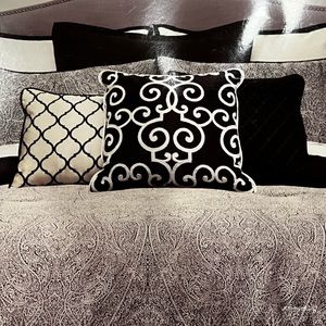 Veratex - Deville comforter set with 3 decorative pillows and 6 Euro Shams